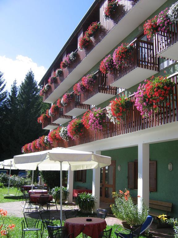 Albergo Monteverde Lavarone Exterior photo